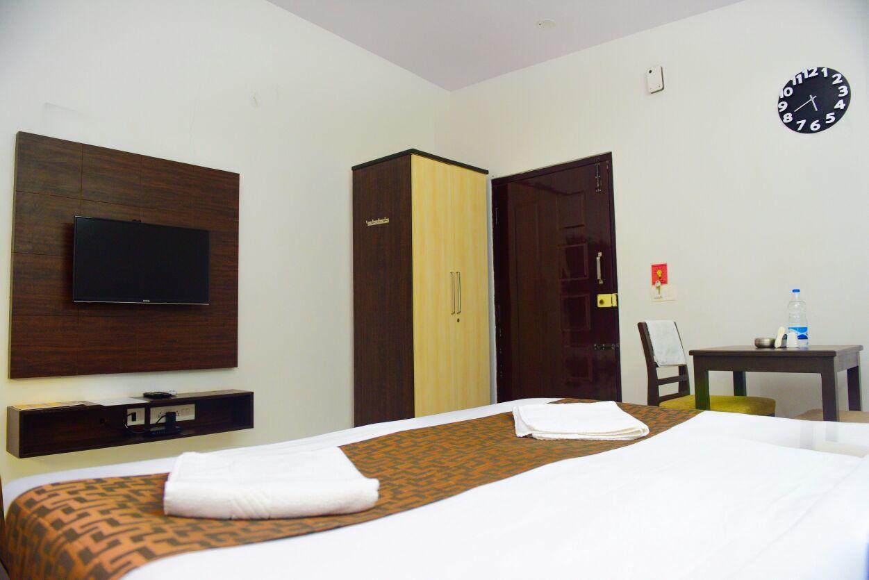 Varsha Enclave- Trinity House Aparthotel Mysore Esterno foto