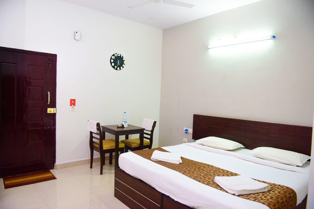 Varsha Enclave- Trinity House Aparthotel Mysore Esterno foto